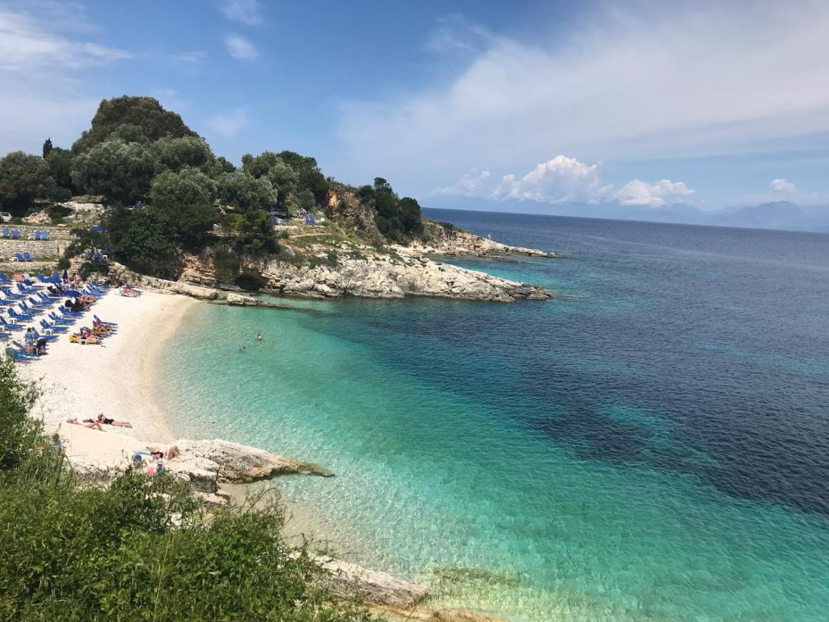 Willa Gabriela'S Seaside House Kassiopi Zewnętrze zdjęcie